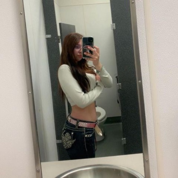 Meet your Posher, Dakota - Picture 1 of 1